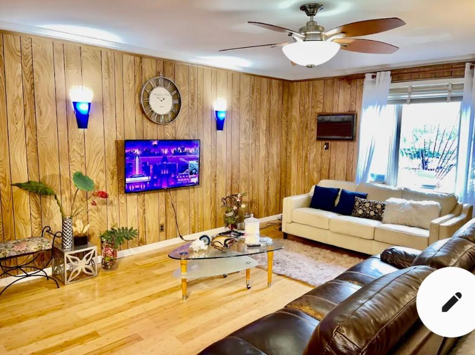 Lga Airport 3 Mins, 3 Bedroom Duplex House, Parking And Private Backyard, 9Mins Subway! Ню Йорк Екстериор снимка